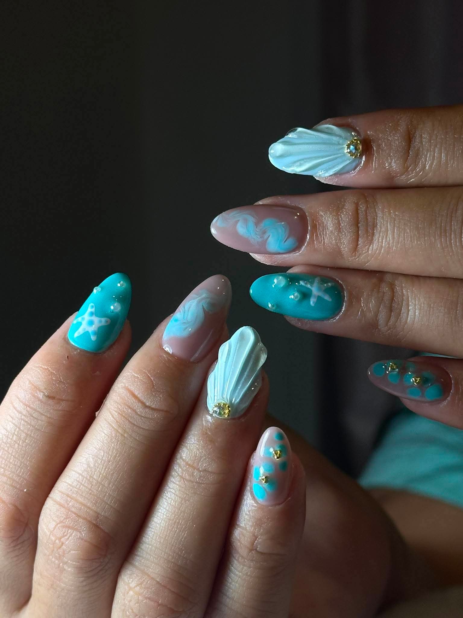 PEACHY NAILS 