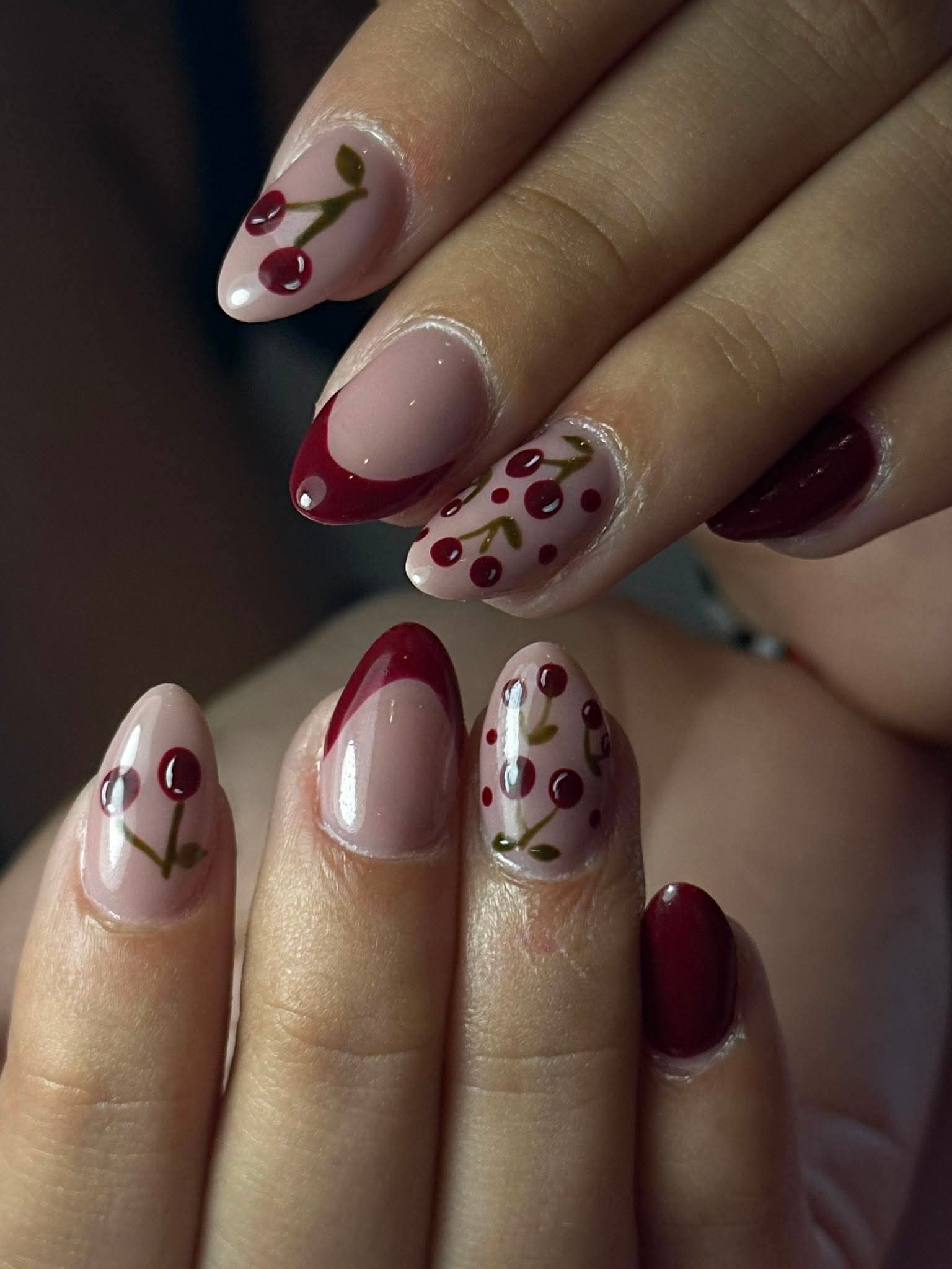 PEACHY NAILS 