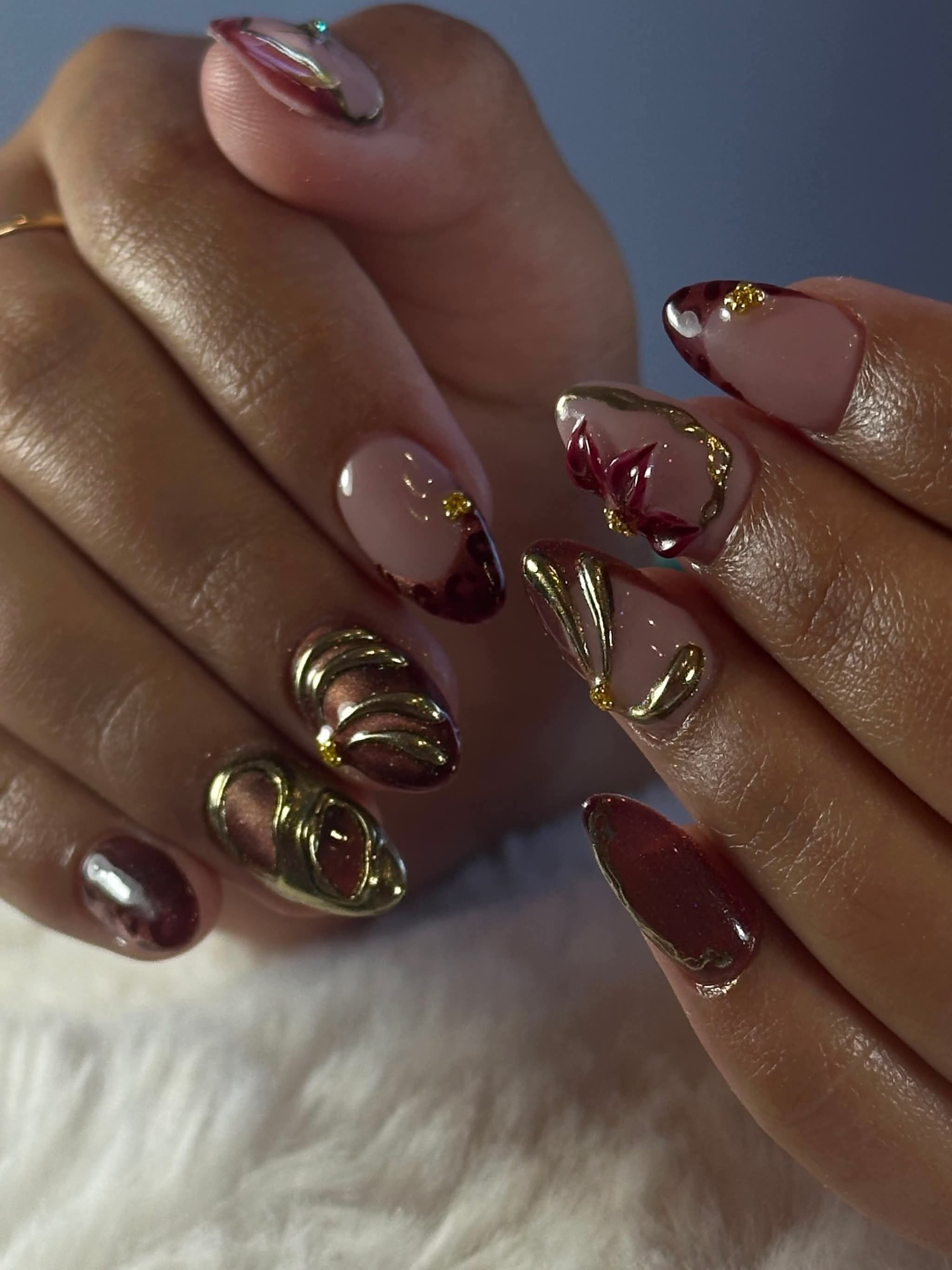 PEACHY NAILS 
